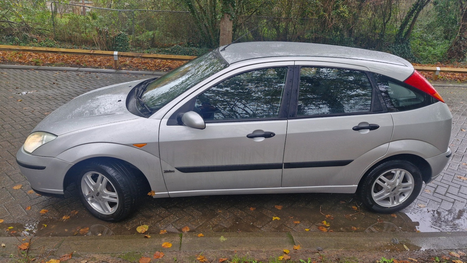 Used Ford Focus 2003 for sale - 76627058: Photo 2