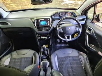 Used Peugeot 2008 2016 for sale - 79381831: Photo