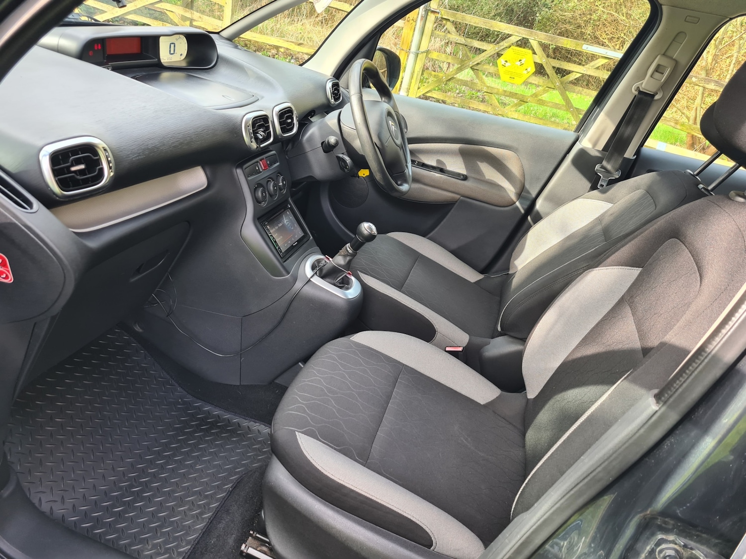 Used Citroen C3 Picasso 2013 for sale - 77675421: Photo 20