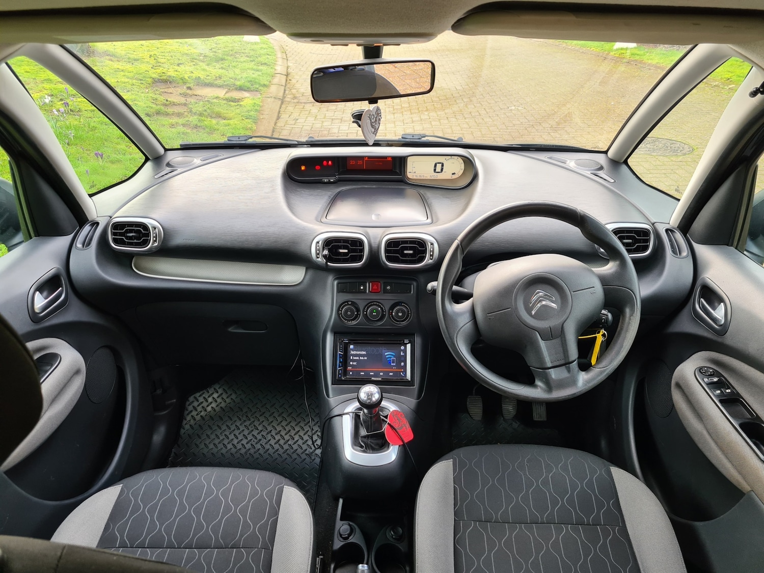 Used Citroen C3 Picasso 2013 for sale - 77675421: Photo 31