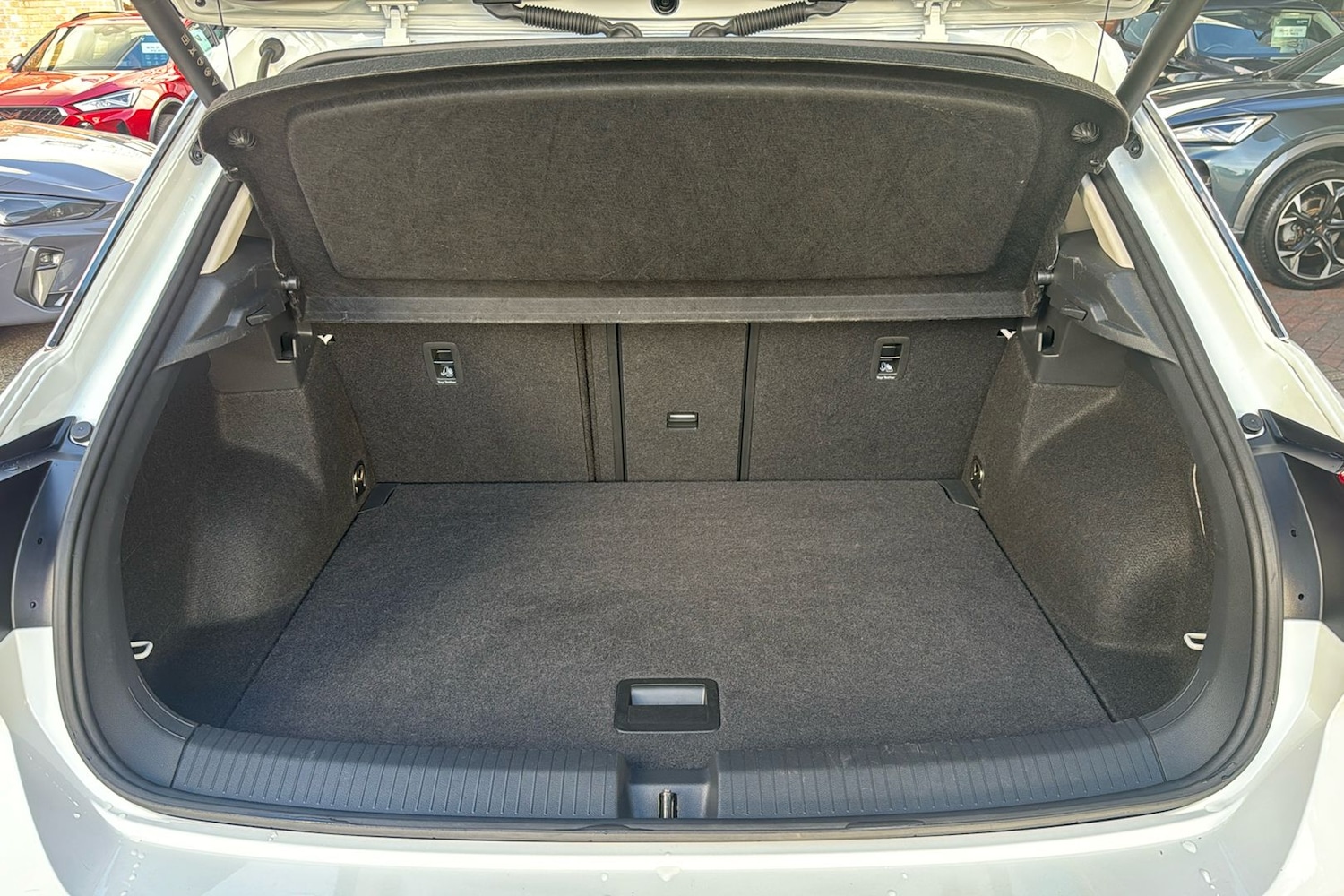 Used Volkswagen T-Roc 2024 for sale - 77019382: Photo 12