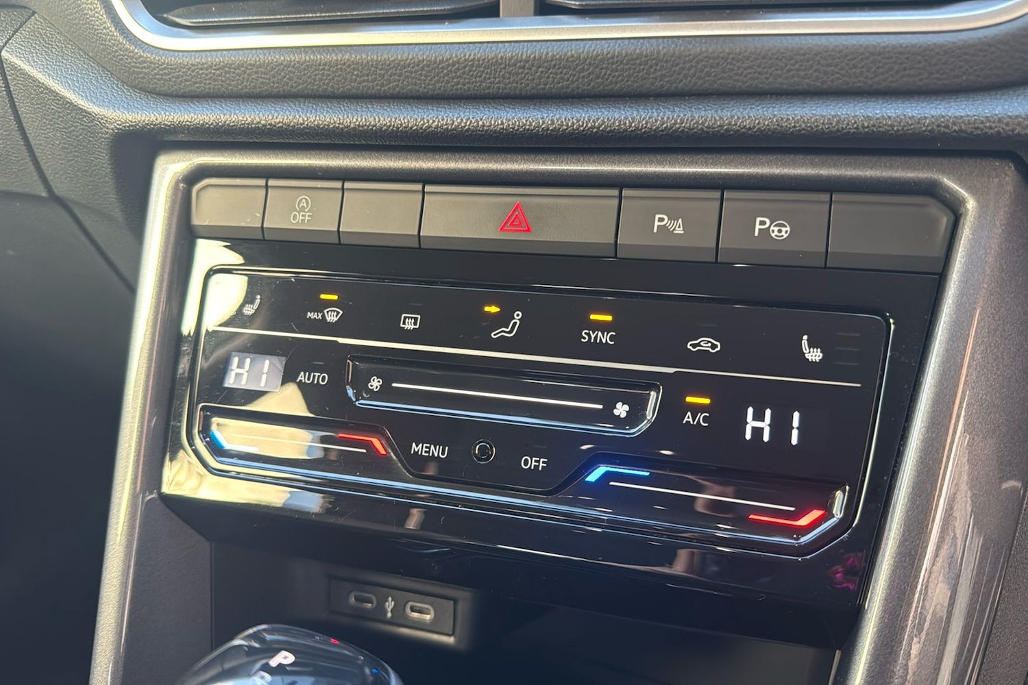 Used Volkswagen T-Roc 2024 for sale - 77019382: Photo 15