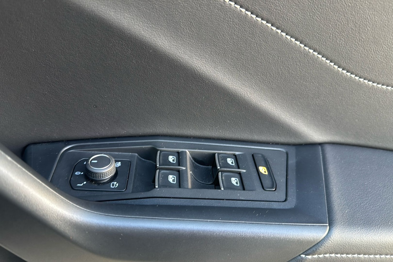 Used Volkswagen T-Roc 2024 for sale - 77019382: Photo 18