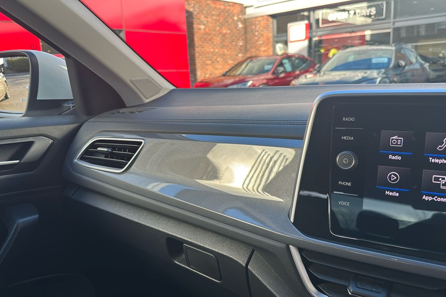 Used Volkswagen T-Roc 2024 for sale - 77019382: Photo 22