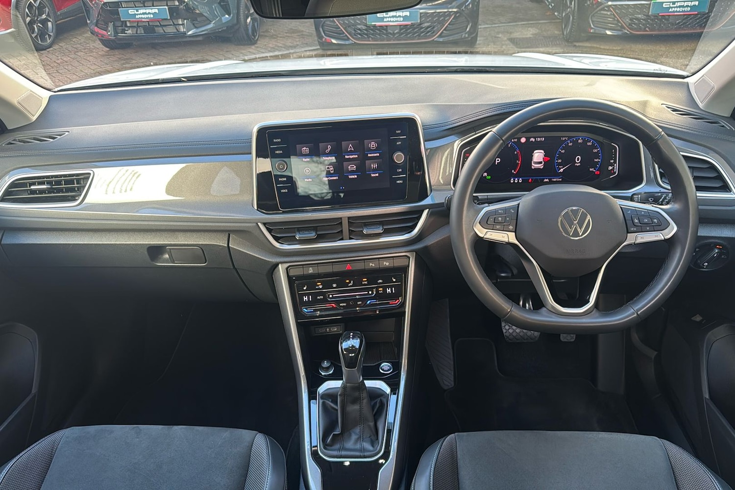 Used Volkswagen T-Roc 2024 for sale - 77019382: Photo 34