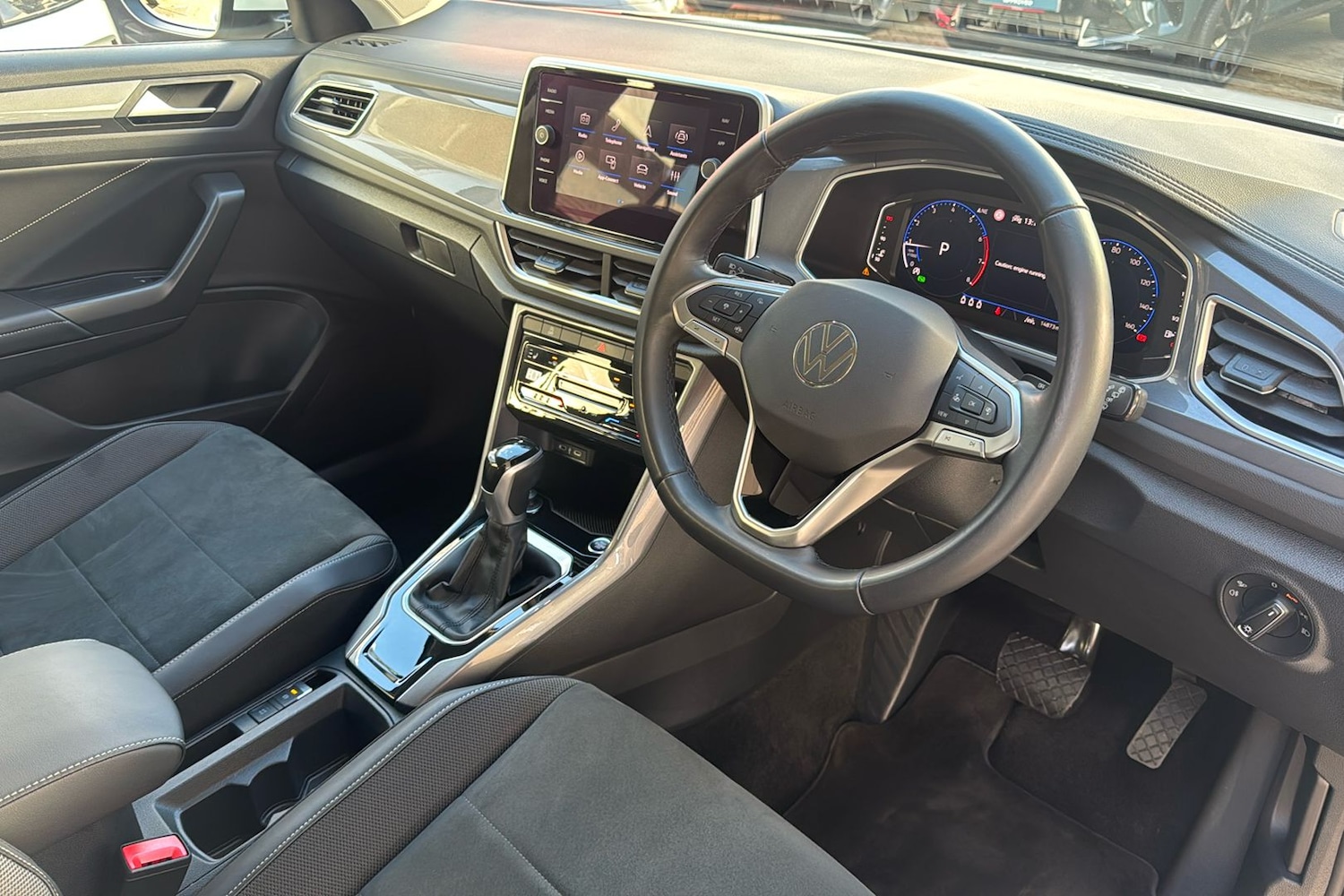 Used Volkswagen T-Roc 2024 for sale - 77019382: Photo 37