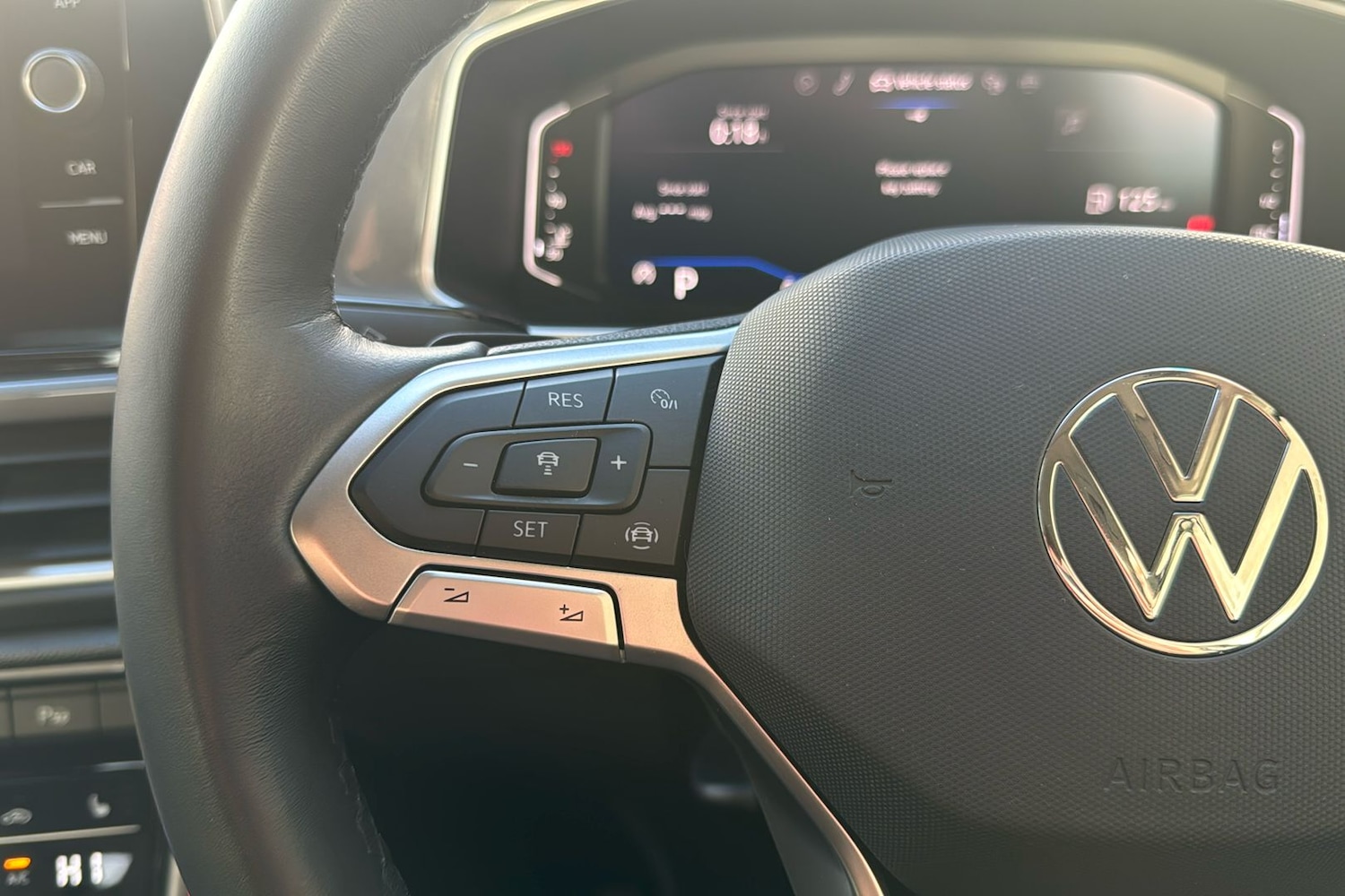 Used Volkswagen T-Roc 2024 for sale - 77019382: Photo 40