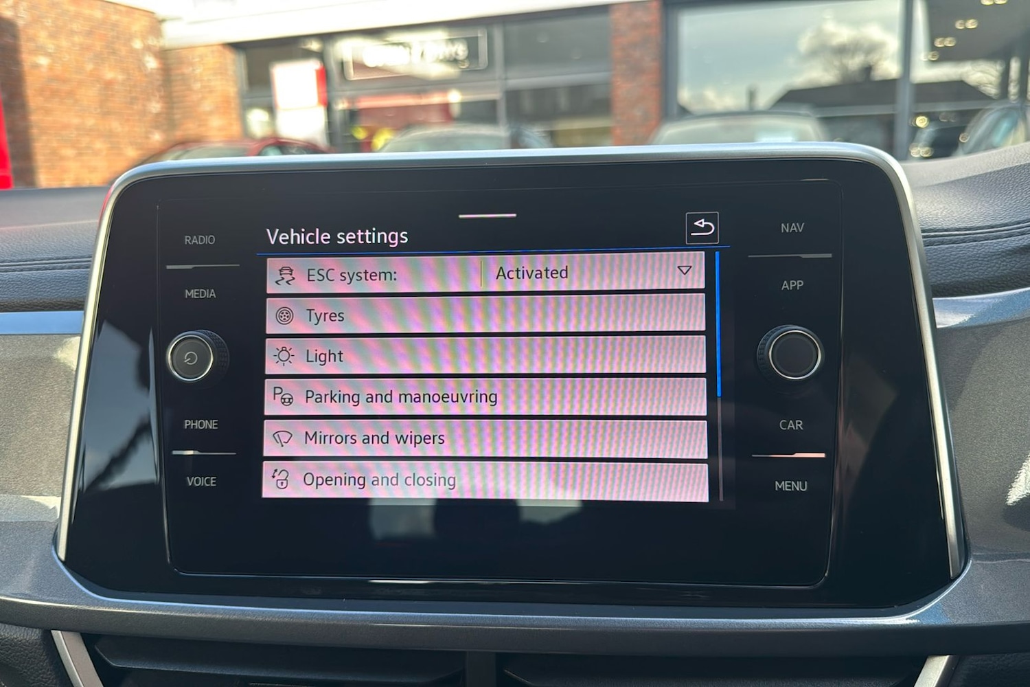 Used Volkswagen T-Roc 2024 for sale - 77019382: Photo 52