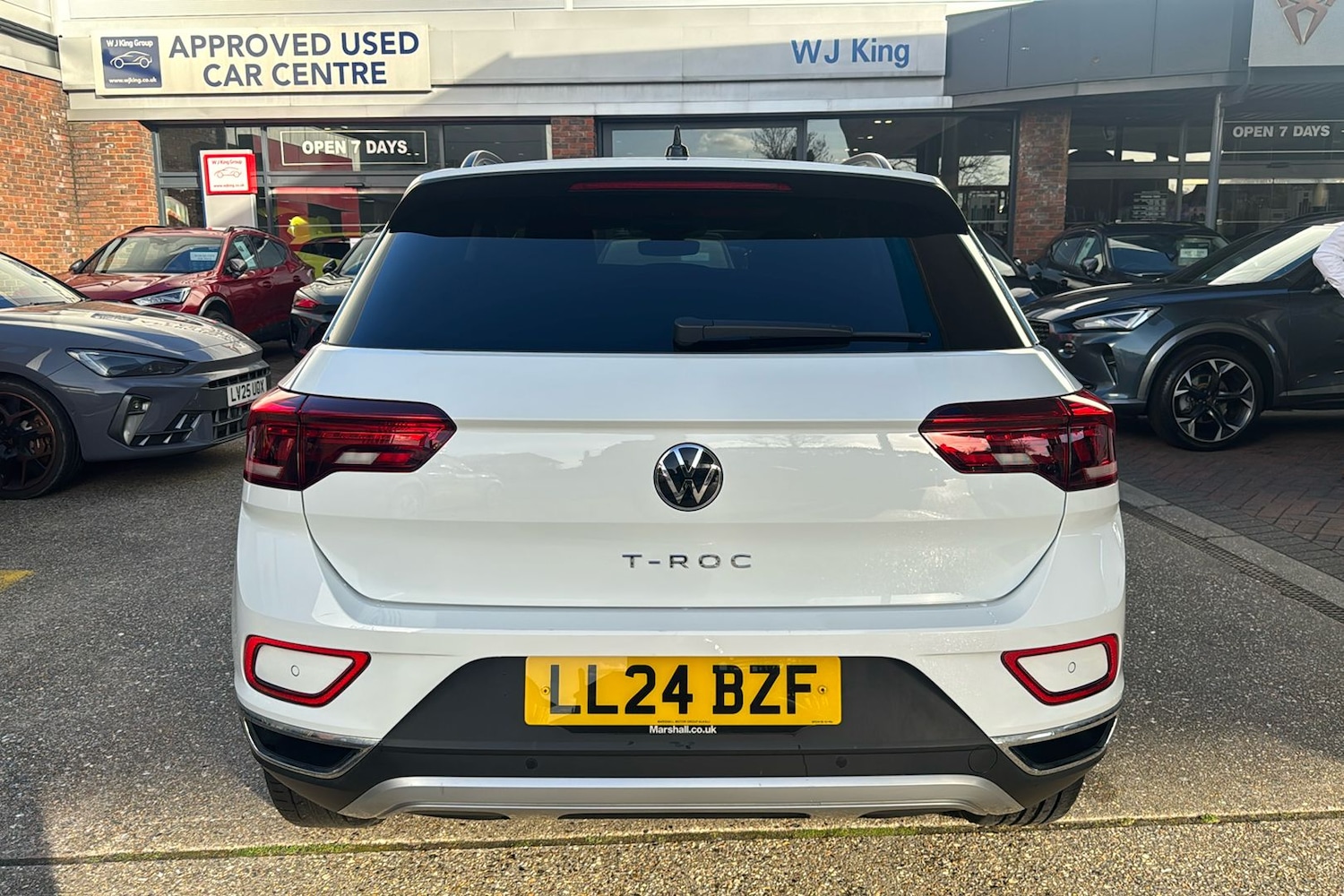 Used Volkswagen T-Roc 2024 for sale - 77019382: Photo 7