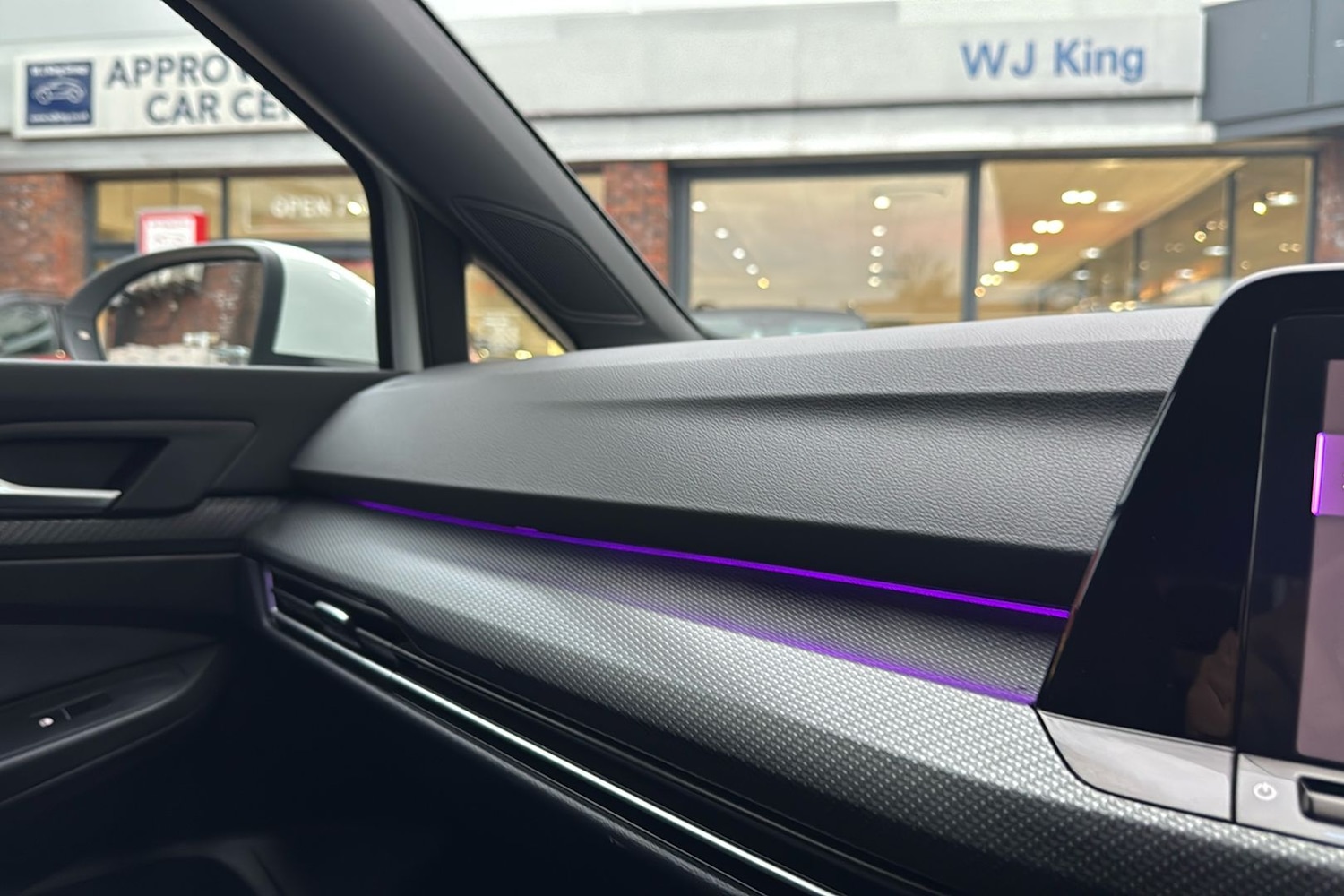 Used Volkswagen Golf 2024 for sale - 76502782: Photo 35