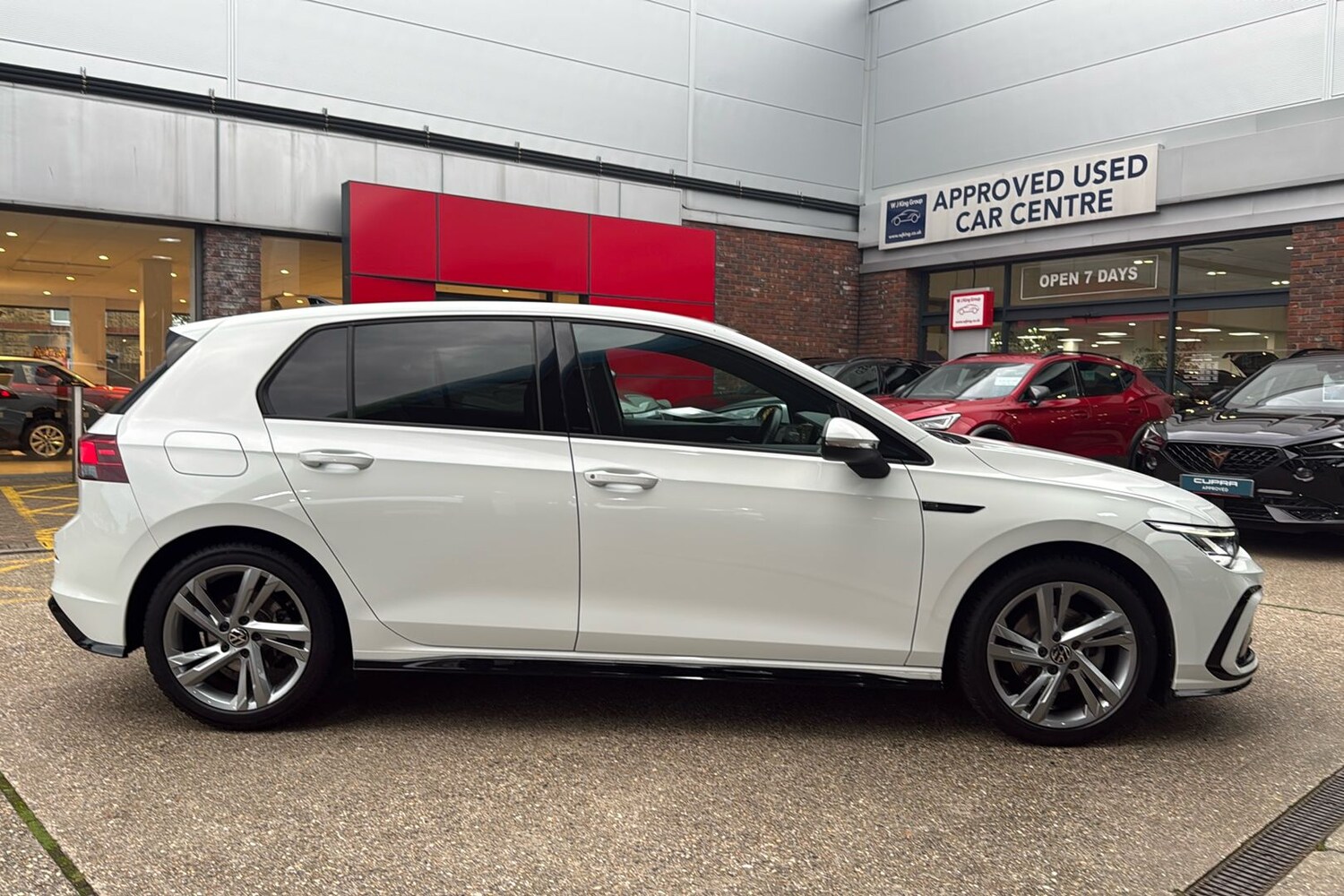 Used Volkswagen Golf 2024 for sale - 76502782: Photo 6