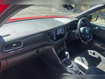 Used Volkswagen T-Roc 2018 for sale - 79346618: Photo