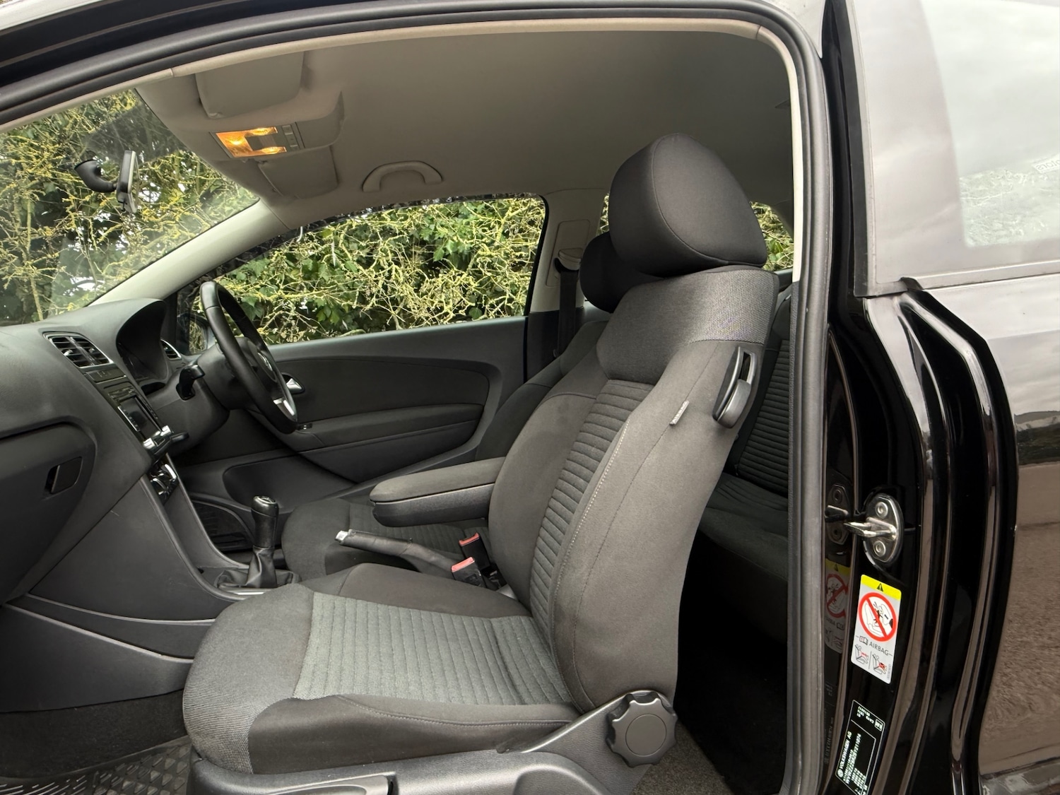 Used Volkswagen Polo 2011 for sale - 77638541: Photo 14