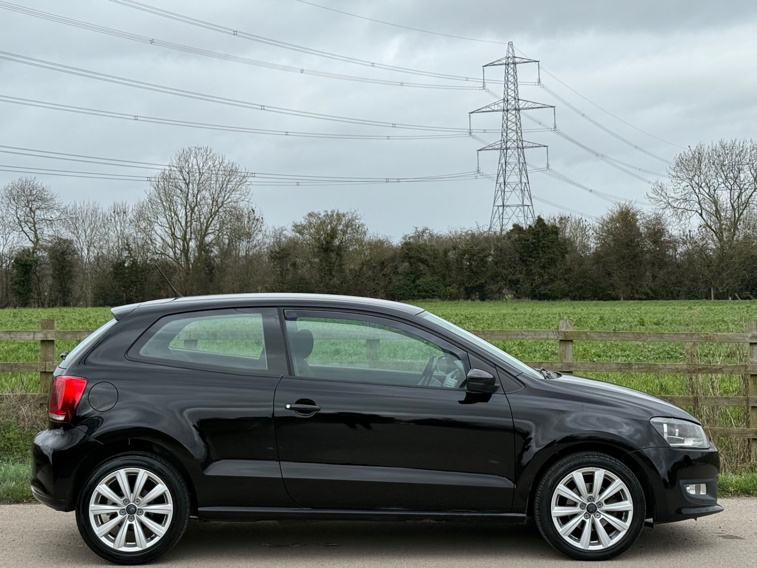 Used Volkswagen Polo 2011 for sale - 77638541: Photo 2