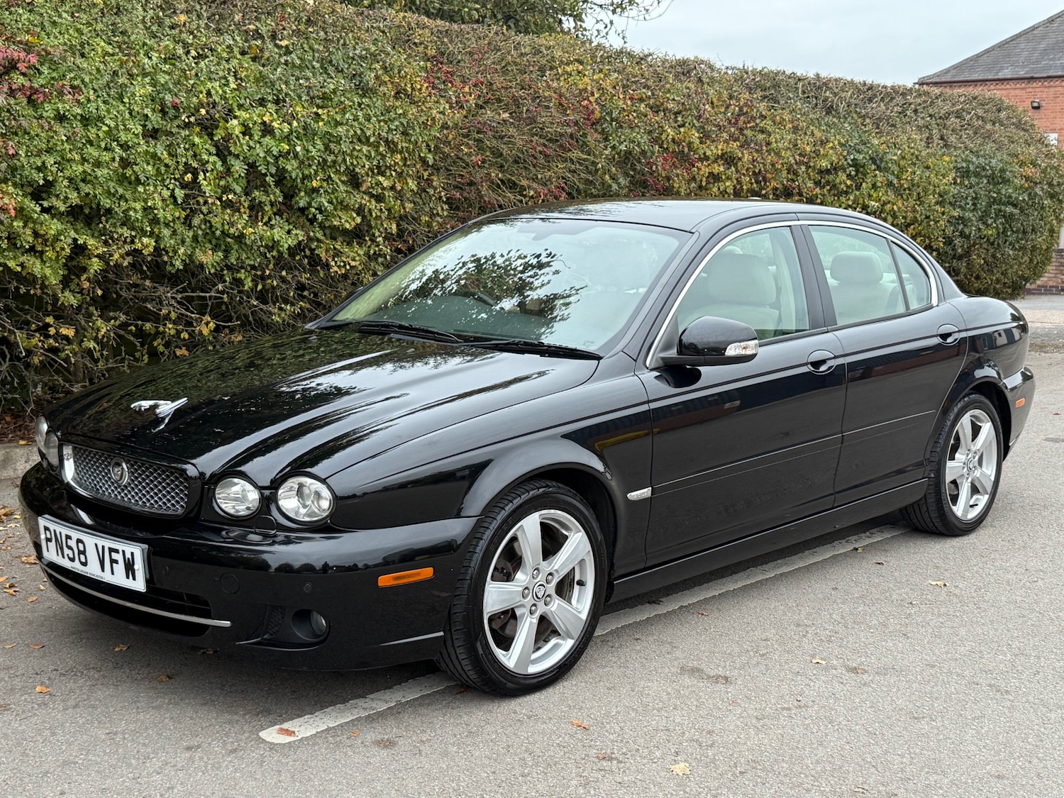 Used Jaguar X-Type 2009 for sale - 76252445: Photo 10
