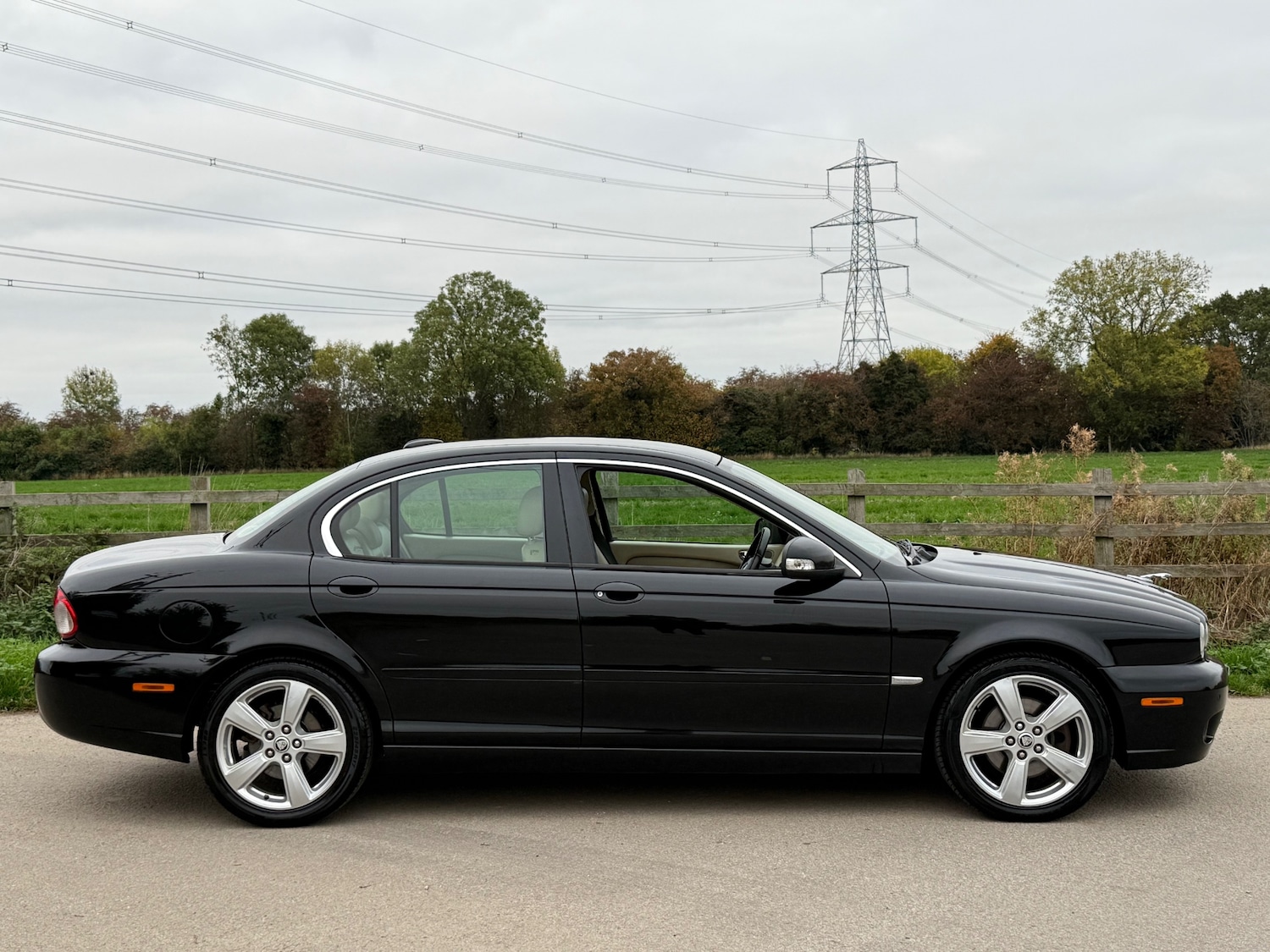Used Jaguar X-Type 2009 for sale - 76252445: Photo 2