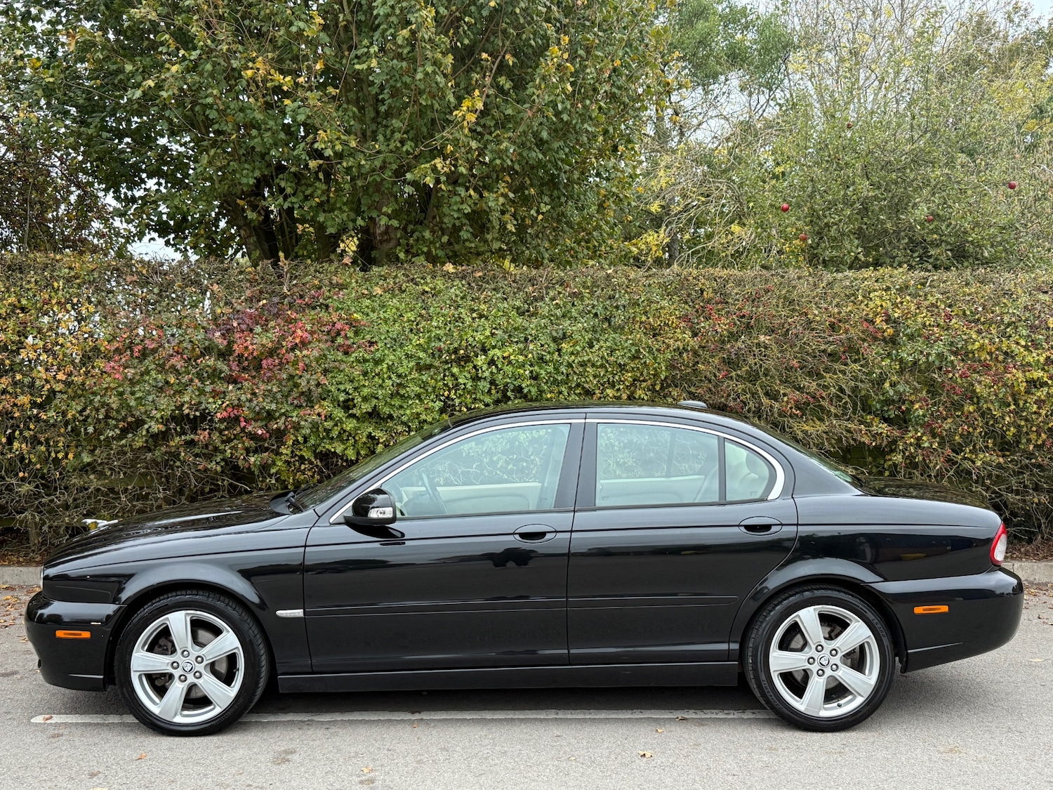 Used Jaguar X-Type 2009 for sale - 76252445: Photo 6