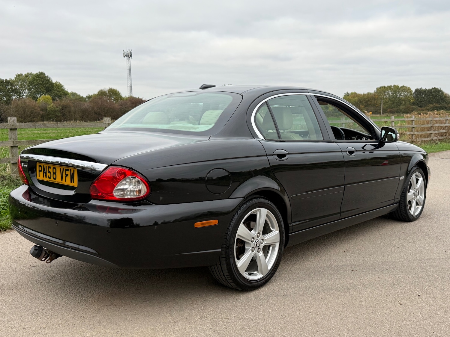 Used Jaguar X-Type 2009 for sale - 76252445: Photo 7
