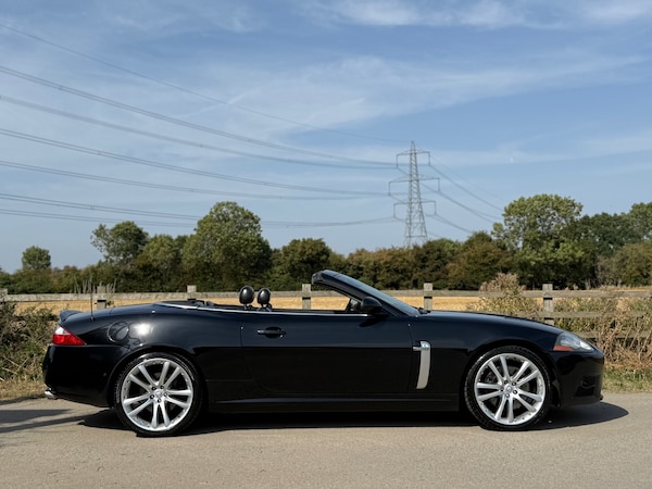 Used Jaguar XKR 2006 for sale - 74890931: Photo 2