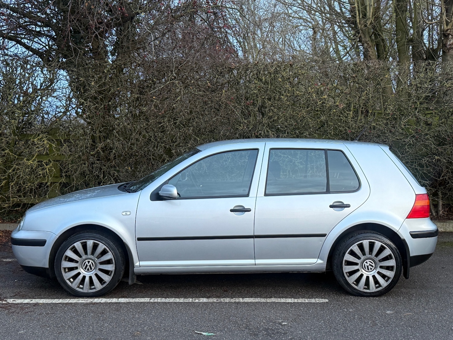 Used Volkswagen Golf 2003 for sale - 76861957: Photo 2