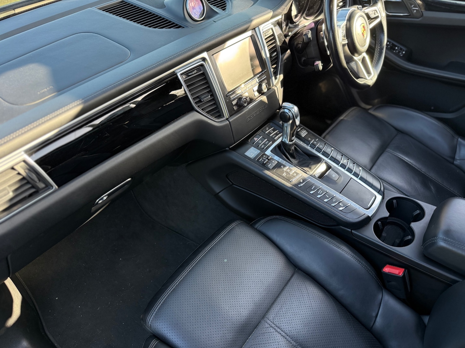 Used Porsche Macan 2016 for sale - 77918230: Photo 24