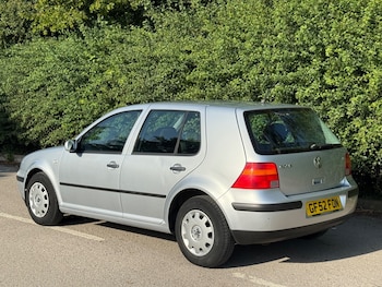 Used Volkswagen Golf 2002 for sale - 79010109: Photo