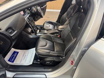 Used Volvo V40 2017 for sale - 78514270: Photo