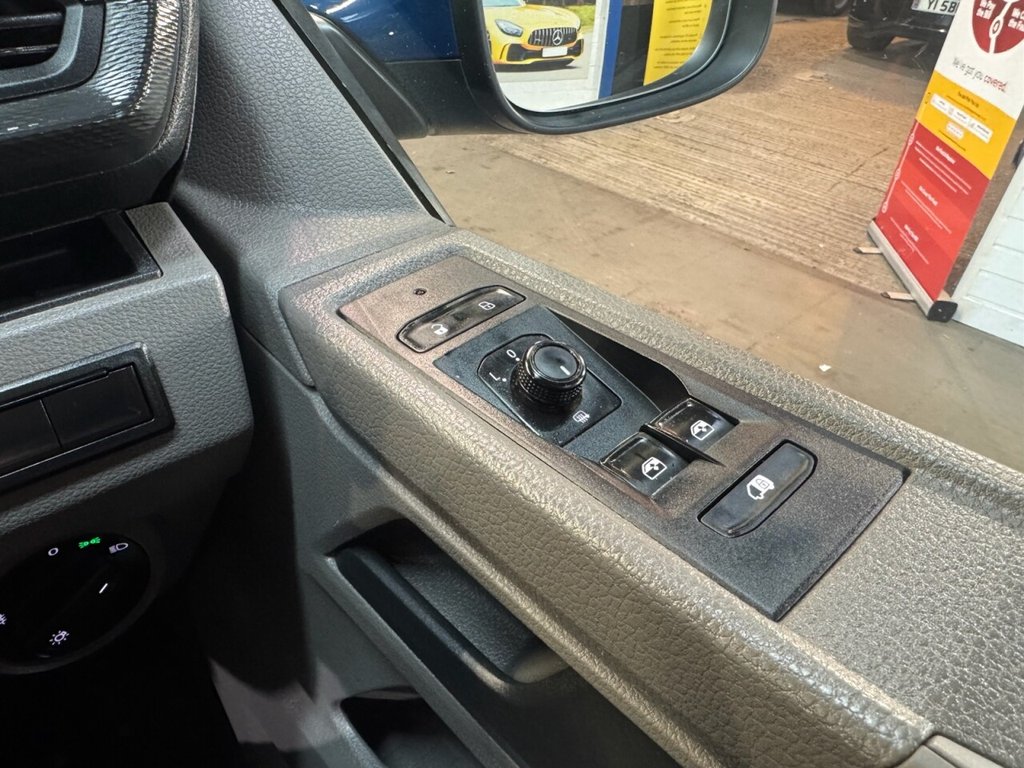 Used Volkswagen Transporter 2022 for sale - 77103903: Photo 29