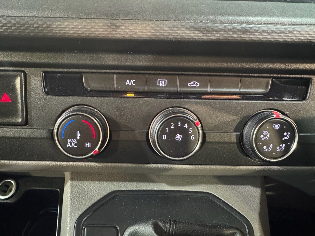 Used Volkswagen Transporter 2022 for sale - 77103906: Photo 29