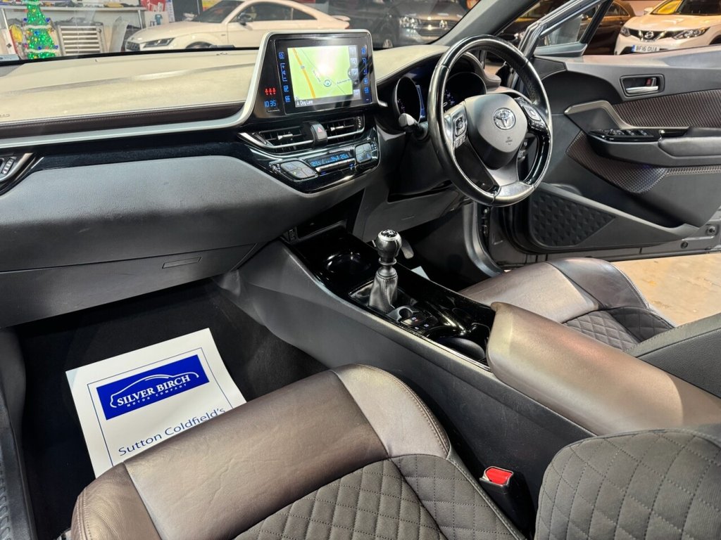 Used Toyota C-HR 2017 for sale - 77103909: Photo 2