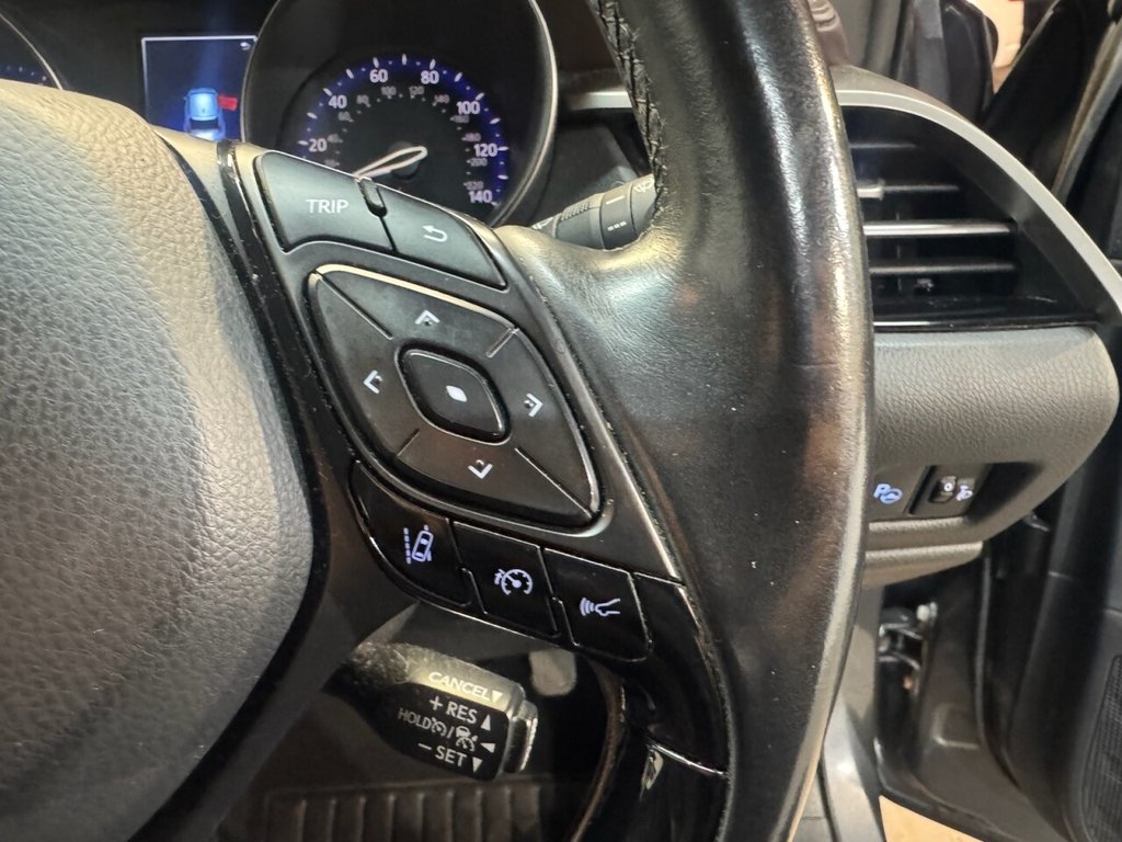 Used Toyota C-HR 2017 for sale - 77103909: Photo 26