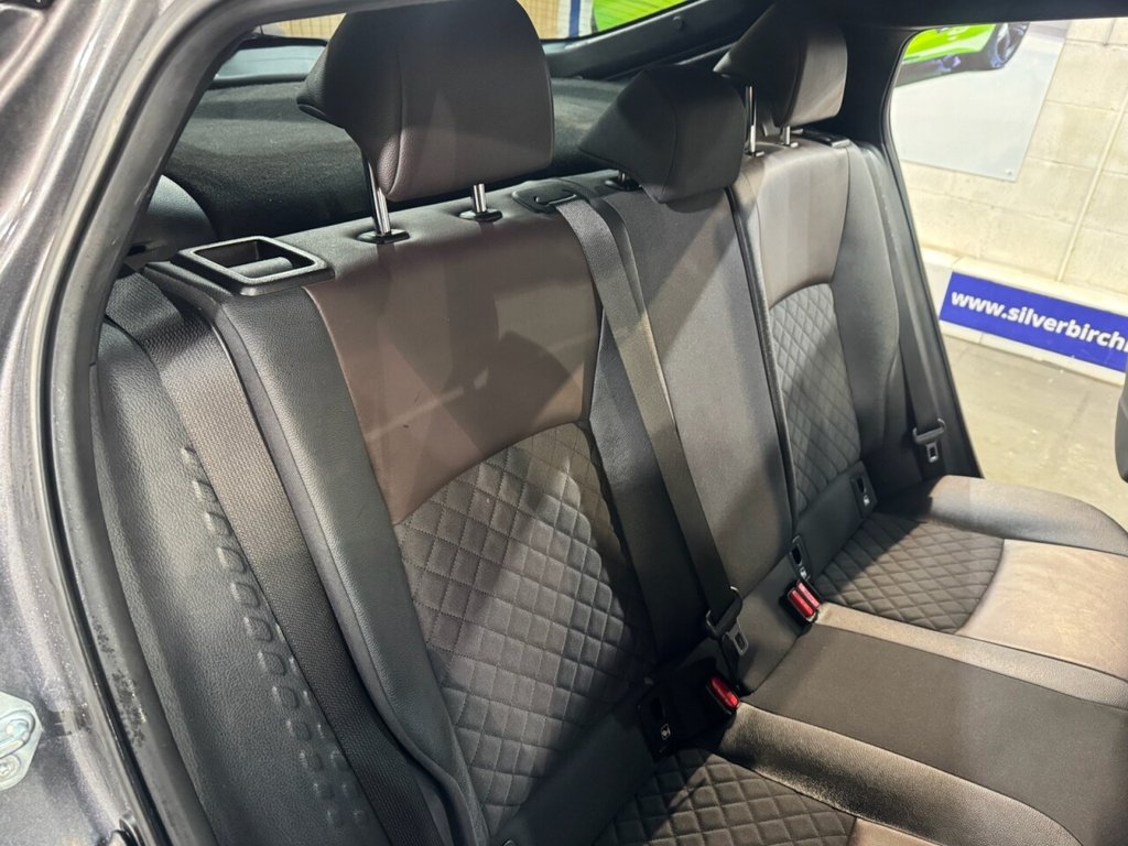 Used Toyota C-HR 2017 for sale - 77103909: Photo 33