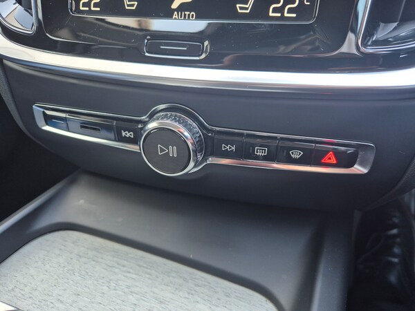 Used Volvo V60 2019 for sale - 74290786: Photo 24