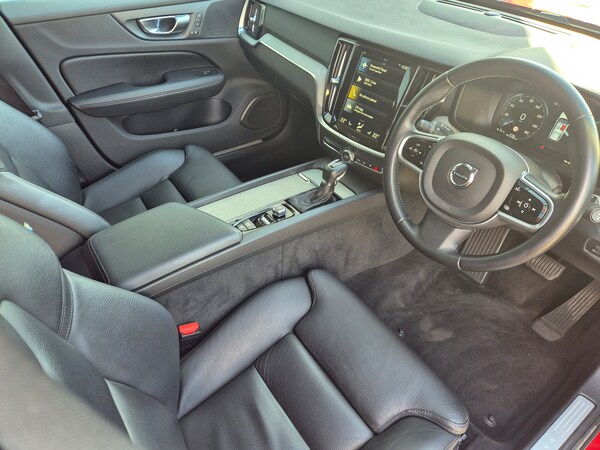 Used Volvo V60 2019 for sale - 74290786: Photo 5