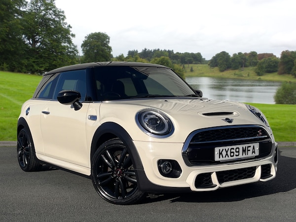 Used MINI Hatch 2019 for sale - 74290624: Photo 1