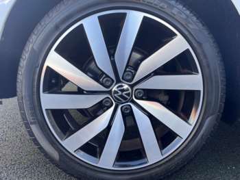 Used Volkswagen Touran 2021 for sale - 74291106: Photo