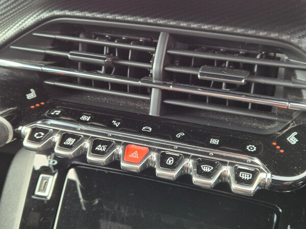 Used Peugeot 2008 2020 for sale - 74290885: Photo 17