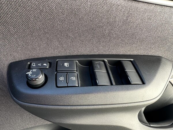 Used Mazda Mazda2 HYBRID 2024 for sale - 74291230: Photo 17