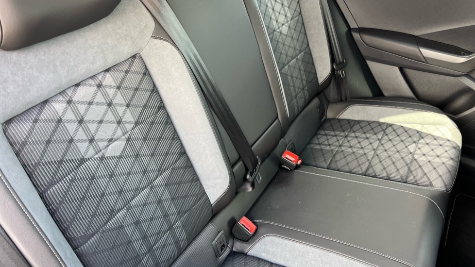 Used Volkswagen T-Roc 2024 for sale - 76099989: Photo 38