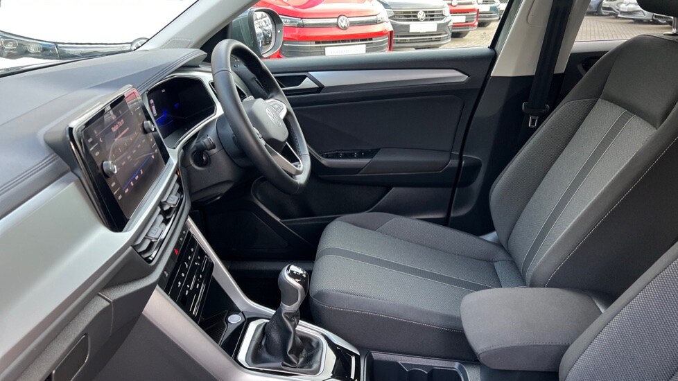 Used Volkswagen T-Roc 2025 for sale - 77057766: Photo 28