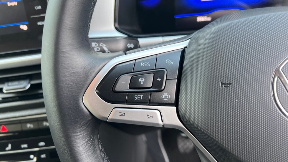 Used Volkswagen T-Roc 2025 for sale - 77057766: Photo 30