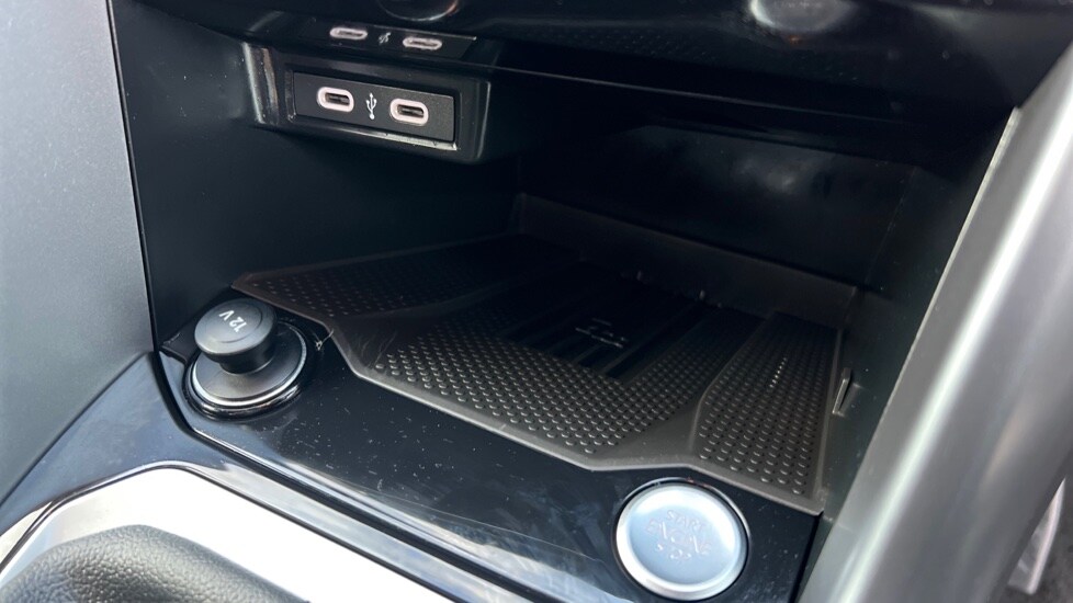 Used Volkswagen T-Roc 2025 for sale - 77057766: Photo 35