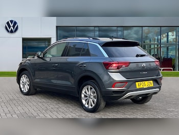 Used Volkswagen T-Roc 2025 for sale - 77057766: Photo