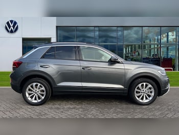 Used Volkswagen T-Roc 2025 for sale - 77057766: Photo