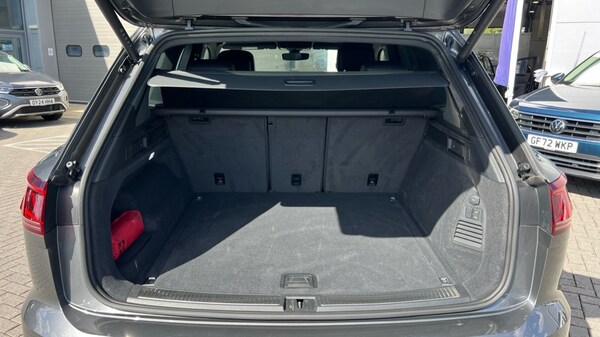 Used Volkswagen Touareg 2025 for sale - 76229283: Photo 16