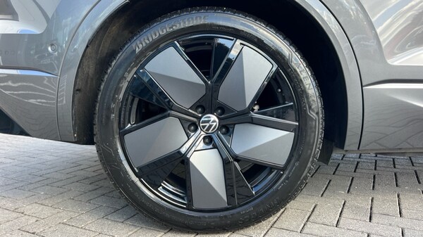 Used Volkswagen Touareg 2025 for sale - 76229283: Photo 18