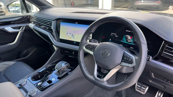 Used Volkswagen Touareg 2025 for sale - 76229283: Photo 6
