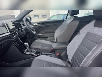 Used Volkswagen T-Roc 2024 for sale - 75742753: Photo