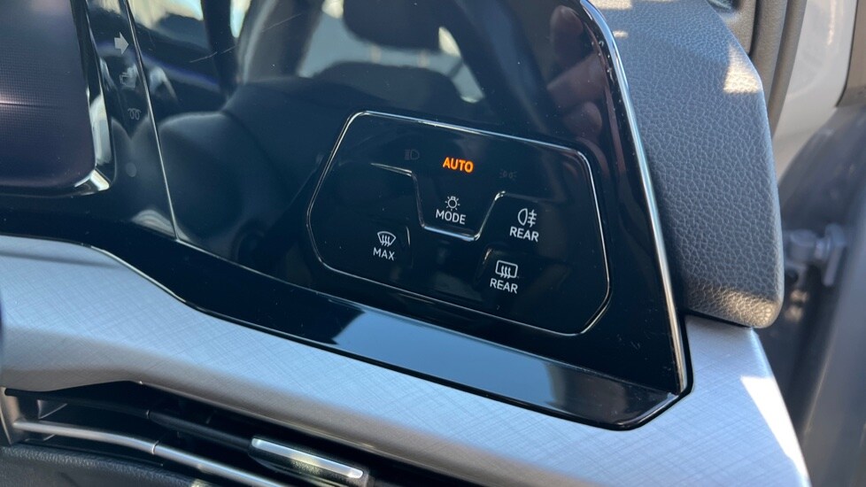 Used Volkswagen Golf 2022 for sale - 76552428: Photo 32