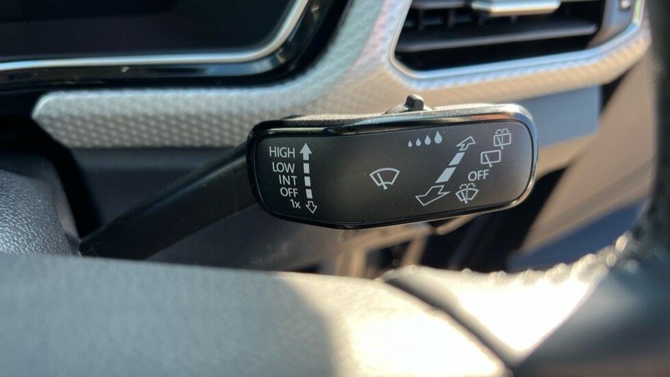 Used Volkswagen T-Cross 2023 for sale - 76999464: Photo 32